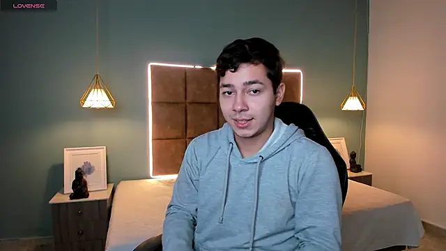 Julian Smith21 online show from March 10, 1:15 pm