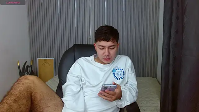 Snapshot of Julian_Smith21 chatting on June 23, 5:38 am Julian Smith21 online show from June 23, 5:38 am