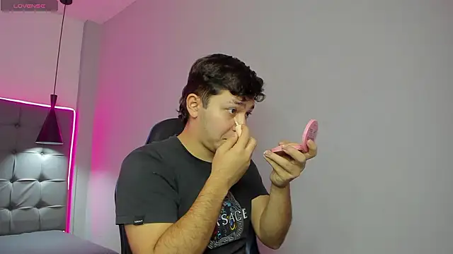 Julian Smith21 online show from March 9, 1:47 pm