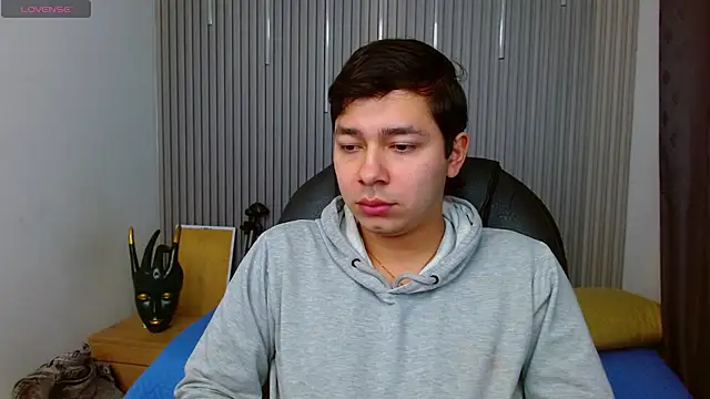 Julian Smith21 online show from April 19, 4:13 am