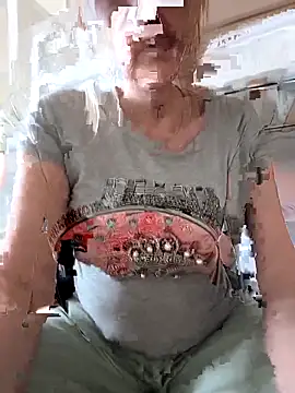 Snapshot of Heidiblueeyes chatting on May 5, 6:11 pm Heidiblueeyes online show from May 5, 6:11 pm