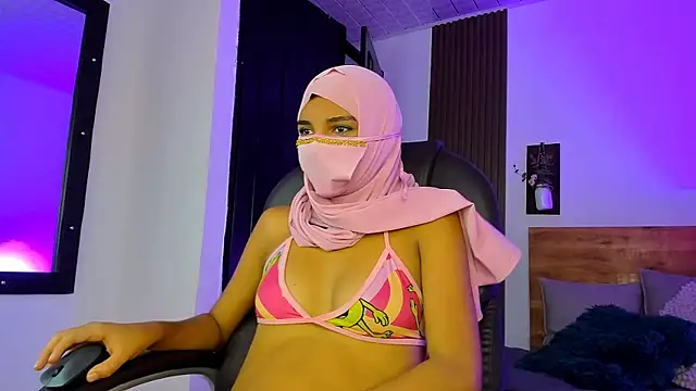 Natashax  online show from April 8, 8:10 pm