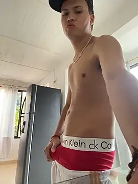 Snapshot of Robkyller chatting on February 22, 9:38 pm Robkyller online show from February 22, 9:38 pm