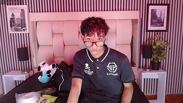 Billie Turneer online show from March 18, 9:59 pm