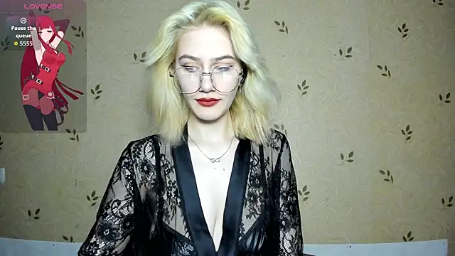 Snapshot of NicoleDaviss chatting on July 18, 7:11 pm NicoleDaviss online show from July 18, 7:11 pm