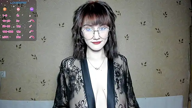 NicoleDaviss online show from May 30, 7:30 pm