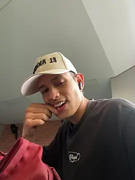 Snapshot of HarryGaze chatting on February 25, 1:11 pm HarryGaze online show from February 25, 1:11 pm