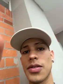 HarryGaze online show from April 7, 3:36 pm