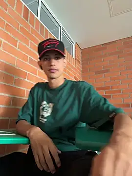 HarryGaze online show from April 6, 3:13 pm