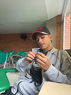 HarryGaze online show from April 15, 1:15 pm