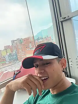 HarryGaze online show from March 24, 5:13 pm