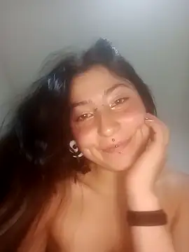 Snapshot of Little_Sweett chatting on February 28, 2:44 am Little Sweett online show from February 28, 2:44 am