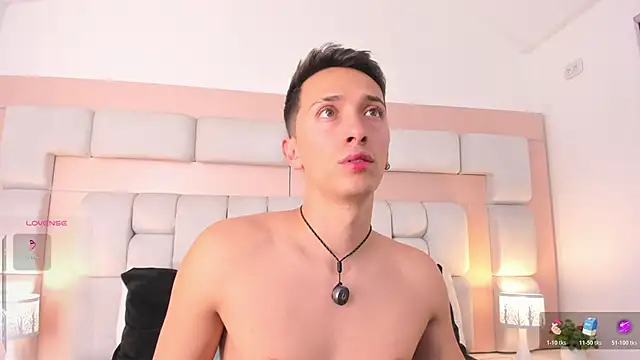 Thiago Jones1 online show from March 19, 7:36 pm