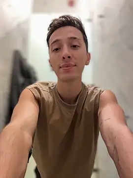 Thiago Jones1 online show from March 4, 6:37 pm