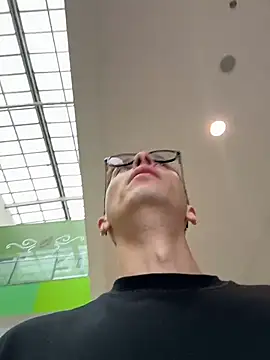 Thiago Jones1 online show from April 12, 8:45 pm