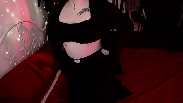 GothicKiraVex online show from April 20, 7:15 pm