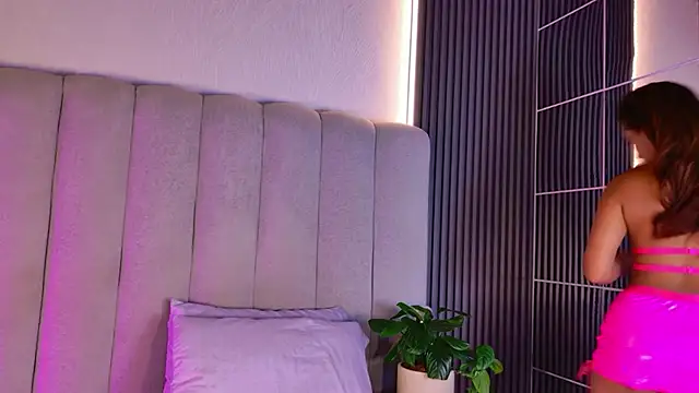 AlessiaAuren online show from April 15, 8:20 pm