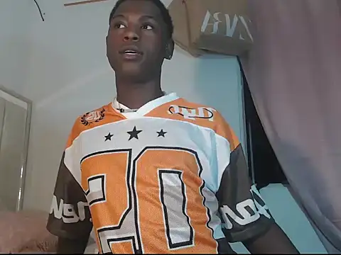 Snapshot of afodiita_Doll chatting on February 22, 1:41 am afodiita Doll online show from February 22, 1:41 am