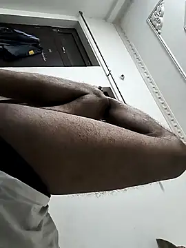 Snapshot of womencock chatting on March 3, 11:45 pm womencock online show from March 3, 11:45 pm