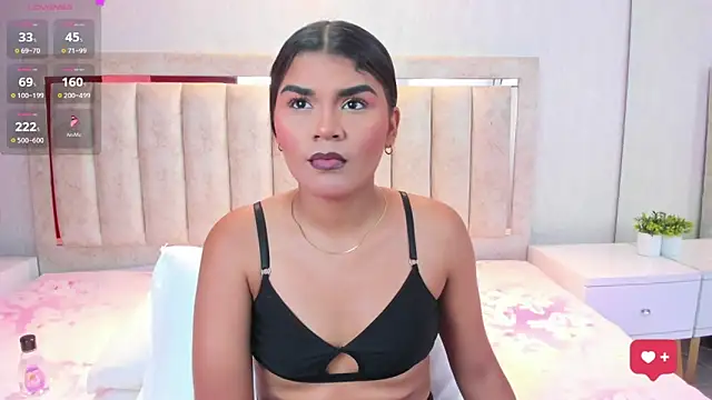 AlaiaMoretti  online show from May 6, 10:36 pm