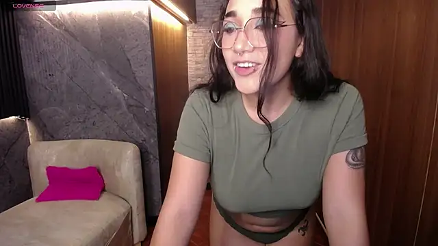 Aura cute  online show from March 17, 12:35 am