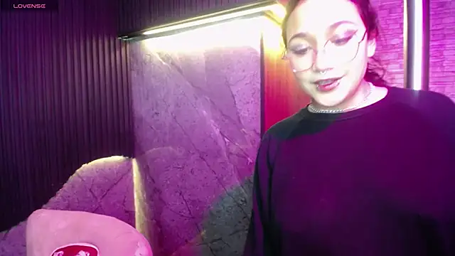 Aura cute  online show from April 9, 3:41 am