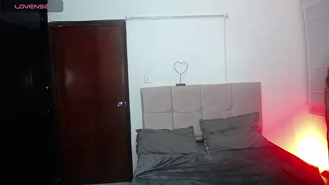Aura cute  online show from June 3, 3:07 am