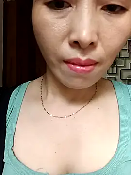 Snapshot of hd_love69 chatting on February 25, 9:20 am hd love69 online show from February 25, 9:20 am