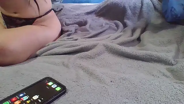 Soylilayblue online show from April 1, 9:56 pm