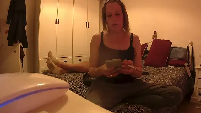 Gatitamiau40 online show from April 19, 1:01 pm