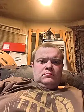 Snapshot of diamont1994 chatting on February 24, 10:05 am diamont1994 online show from February 24, 10:05 am