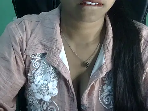 Snapshot of cute_momo_love chatting on April 27, 6:00 am cute momo love online show from April 27, 6:00 am