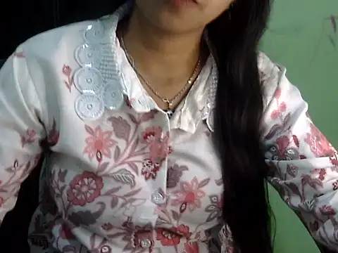 Snapshot of cute_momo_love chatting on April 5, 5:03 am cute momo love online show from April 5, 5:03 am