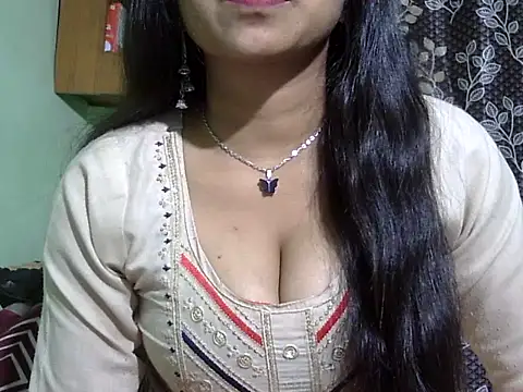 cute momo love online show from February 28, 5:18 am