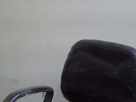 Snapshot of cute_momo_love chatting on May 22, 5:38 am cute momo love online show from May 22, 5:38 am