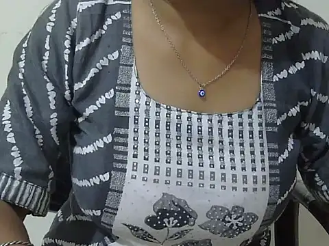 Snapshot of cute_momo_love chatting on May 26, 7:28 am cute momo love online show from May 26, 7:28 am