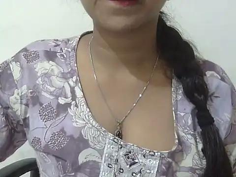 Snapshot of cute_momo_love chatting on July 2, 4:18 am cute momo love online show from July 2, 4:18 am