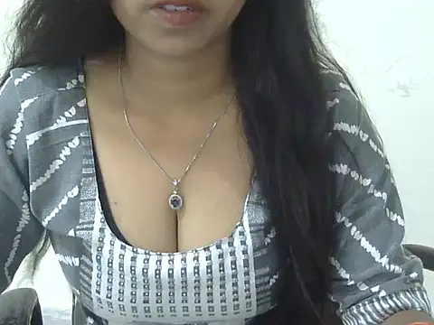 Snapshot of cute_momo_love chatting on July 5, 4:41 am cute momo love online show from July 5, 4:41 am