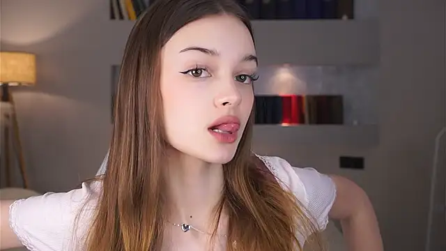 JodiAwyie online show from March 17, 6:33 pm