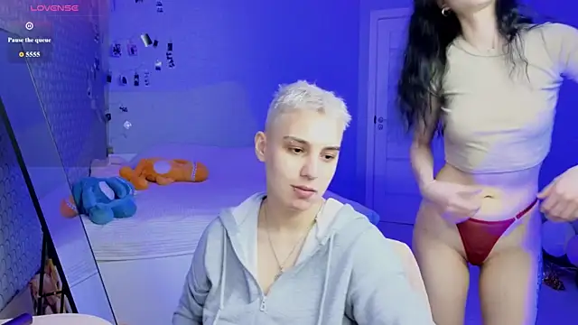 LuxuryLoverss online show from April 29, 11:03 am