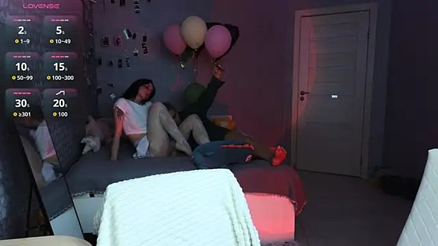 LuxuryLoverss online show from April 5, 11:06 am