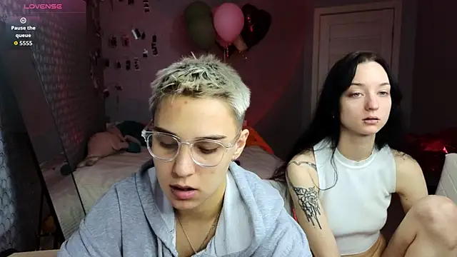 LuxuryLoverss online show from March 26, 11:08 am