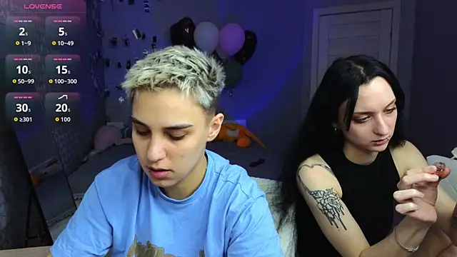 LuxuryLoverss online show from April 3, 11:05 am