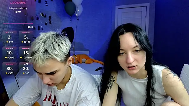 LuxuryLoverss online show from April 13, 11:03 am