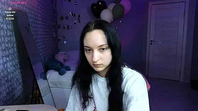 LuxuryLoverss online show from March 28, 11:22 am