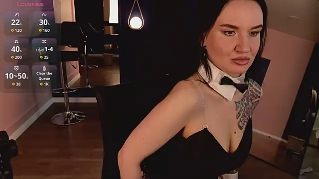 JustGrace online show from April 12, 5:11 am