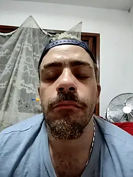 Snapshot of joyboyAct chatting on April 5, 9:32 pm joyboyAct online show from April 5, 9:32 pm