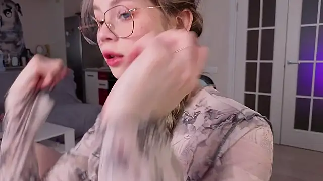 Dipamelly online show from March 23, 2:22 am