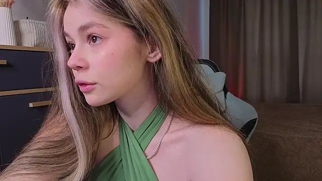 Dipamelly online show from April 8, 2:13 am