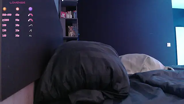 Snapshot of Jade_Amore chatting on June 19, 10:47 pm Jade Amore online show from June 19, 10:47 pm